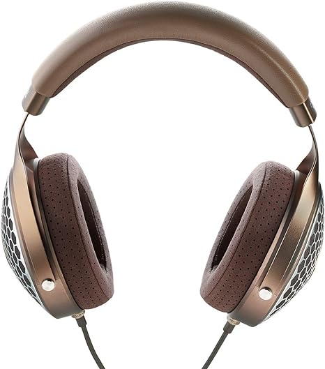 אוזניות Focal Clear MG +  מגבר אוזניות Naim Atom Headphone Amp edition