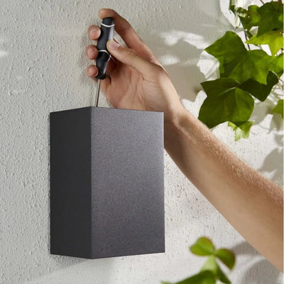 גוף תאורה philips Hue Resonate Outdoor Black Wall Light 8W W&Color Ambiance